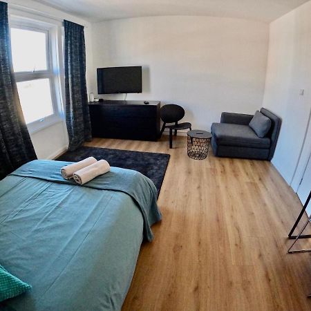 لندن Lovely One Bedroom Flat المظهر الخارجي الصورة