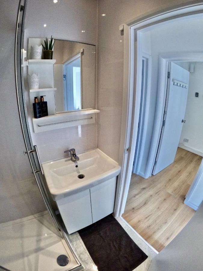 لندن Lovely One Bedroom Flat المظهر الخارجي الصورة